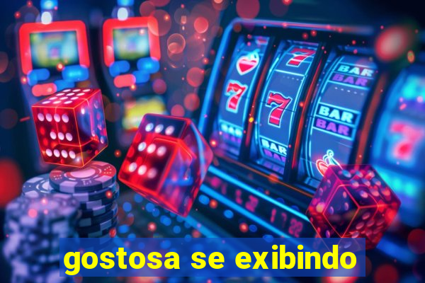 gostosa se exibindo